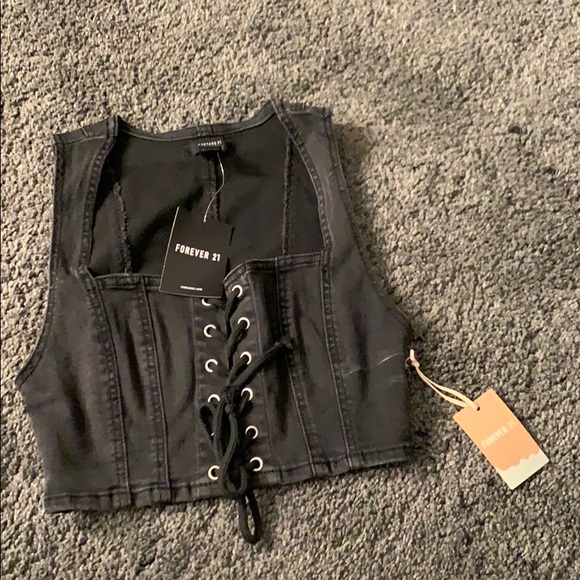 Halter top - Picture 1 of 2